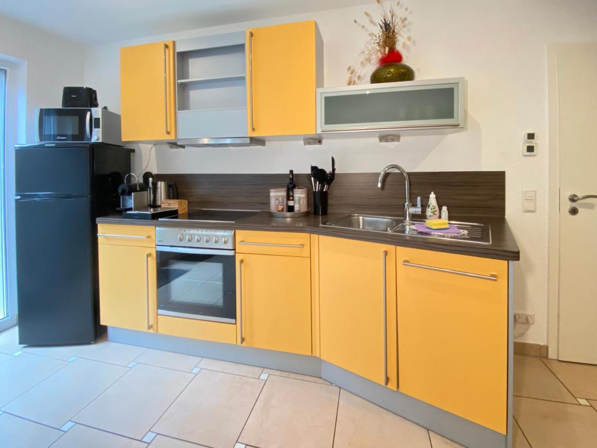 2 Zimmer Apartment, 70 Qm, Max 4 Pers, Private Terasse, 2 Parkplaetze, Internet 250 Mbit Gärtringen Buitenkant foto