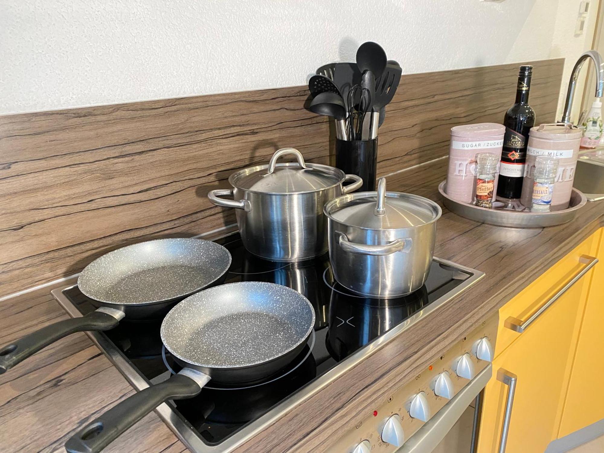 2 Zimmer Apartment, 70 Qm, Max 4 Pers, Private Terasse, 2 Parkplaetze, Internet 250 Mbit Gärtringen Buitenkant foto