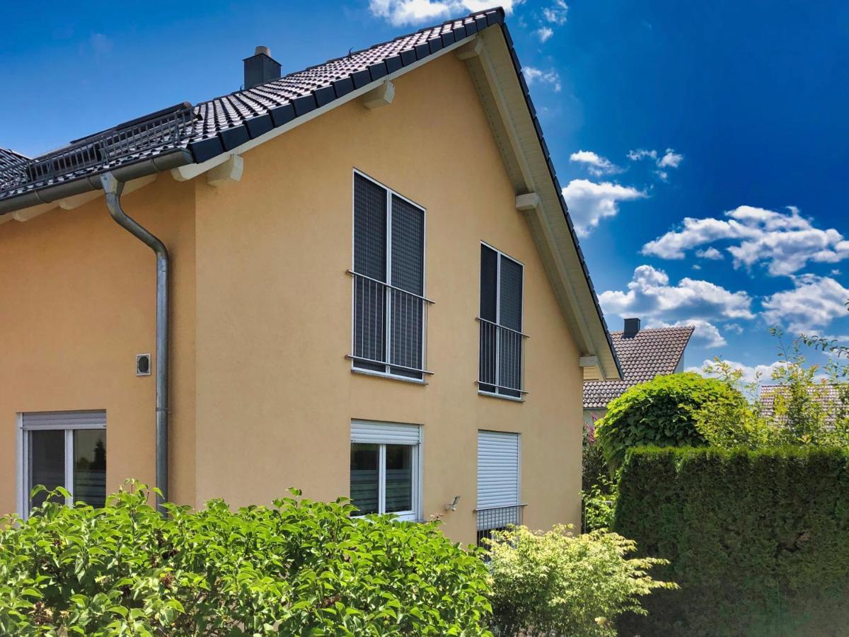 2 Zimmer Apartment, 70 Qm, Max 4 Pers, Private Terasse, 2 Parkplaetze, Internet 250 Mbit Gärtringen Buitenkant foto