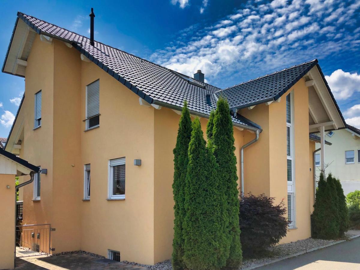 2 Zimmer Apartment, 70 Qm, Max 4 Pers, Private Terasse, 2 Parkplaetze, Internet 250 Mbit Gärtringen Buitenkant foto