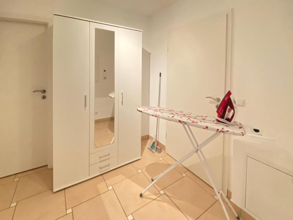 2 Zimmer Apartment, 70 Qm, Max 4 Pers, Private Terasse, 2 Parkplaetze, Internet 250 Mbit Gärtringen Buitenkant foto